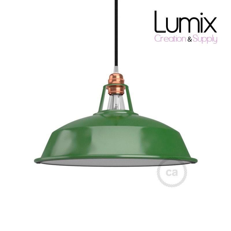 Abat-jour Harbour diamètre 30 cm métal revêtement en émail vert et intérieur blanc Abat-jour Harbour diamètre 30 cm métal revêtement en émail vert et intérieur blanc