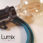Lampe à suspendre douille vintage métal Perle noire de Tahiti avec interrupteur rotatif intégré et câble bleu lagon Lampe à suspendre douille vintage métal Perle noire de Tahiti avec interrupteur rotatif intégré et câble bleu lagon
