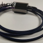 Lampe à suspendre type baladeuse porte-douille métal lisse Perle noire de Tahiti - Câble textile Bleu foncé effet soie Lampe à suspendre type baladeuse porte-douille métal lisse Perle noire de Tahiti - Câble textile Bleu foncé effet soie