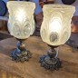 Paire de lampe à poser des année 1950 en métal Régule et verre ornés moulé d'origine - Entièrement restaurée Paire de lampe à poser des année 1950 en métal Régule et verre ornés moulé d'origine - Entièrement restaurée