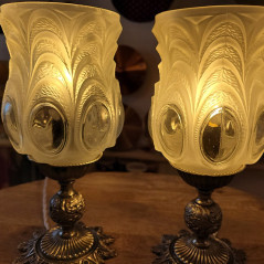 Paire de lampe à poser des année 1950 en métal Régule et verre ornés moulé d'origine - Entièrement restaurée