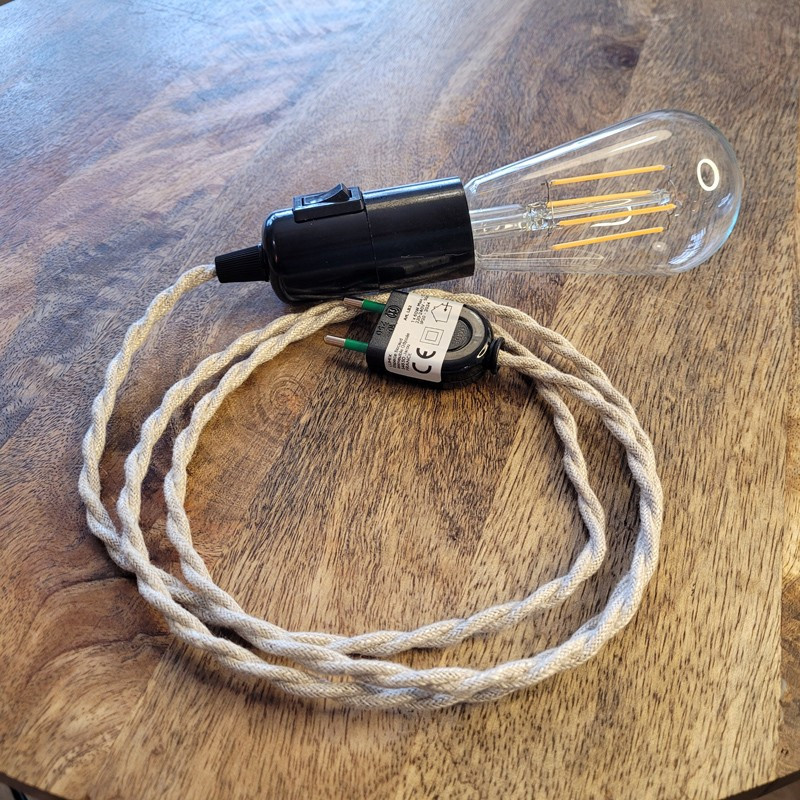 Lampe baladeuse pour suspendre ou à poser - Longueur et couleur du câble au choix Lampe baladeuse pour suspendre ou à poser - Longueur et couleur du câble au choix