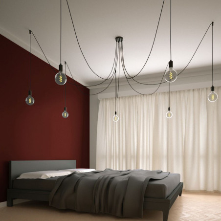 Vue d'une suspension multiple en pieuvre dans une chambre